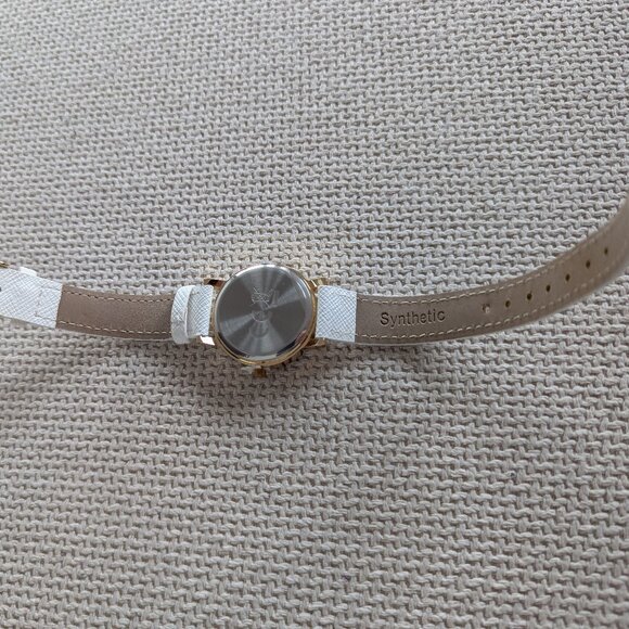 *2/20$* NWOT Creamy White and Gold Quartz Watch with 4 Swarovski Crystals - Picture 6 of 8